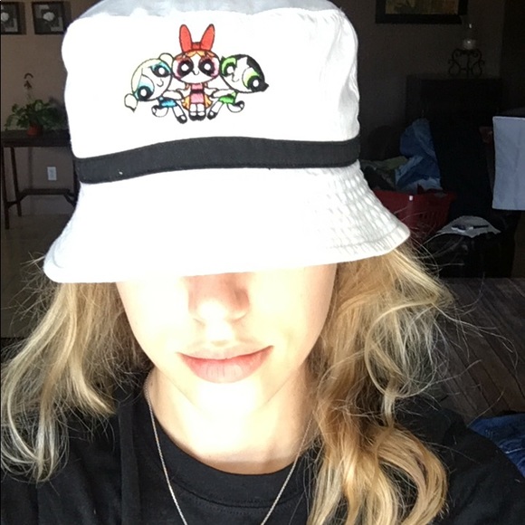 Urban Outfitters Accessories - VINTAGE POWERPUFF GIRLS BUCKET HAT